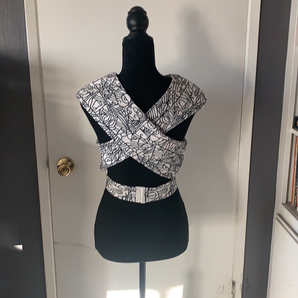 Crop top - Picture 2 of 2